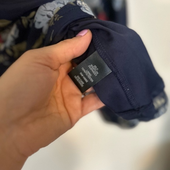 Torrid Stretch Mesh V-Neck Smocked Waist
Babydoll Top Size 3 - Picture 5 of 7